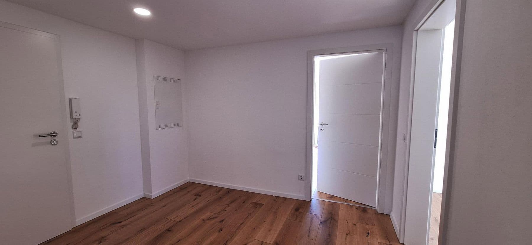 Prodej bytu 4+1 107 m², Heidelberg, Bádensko-Württembersko Prodej bytu 4+1 107 m², Heidelberg, Bádensko-Württembersko