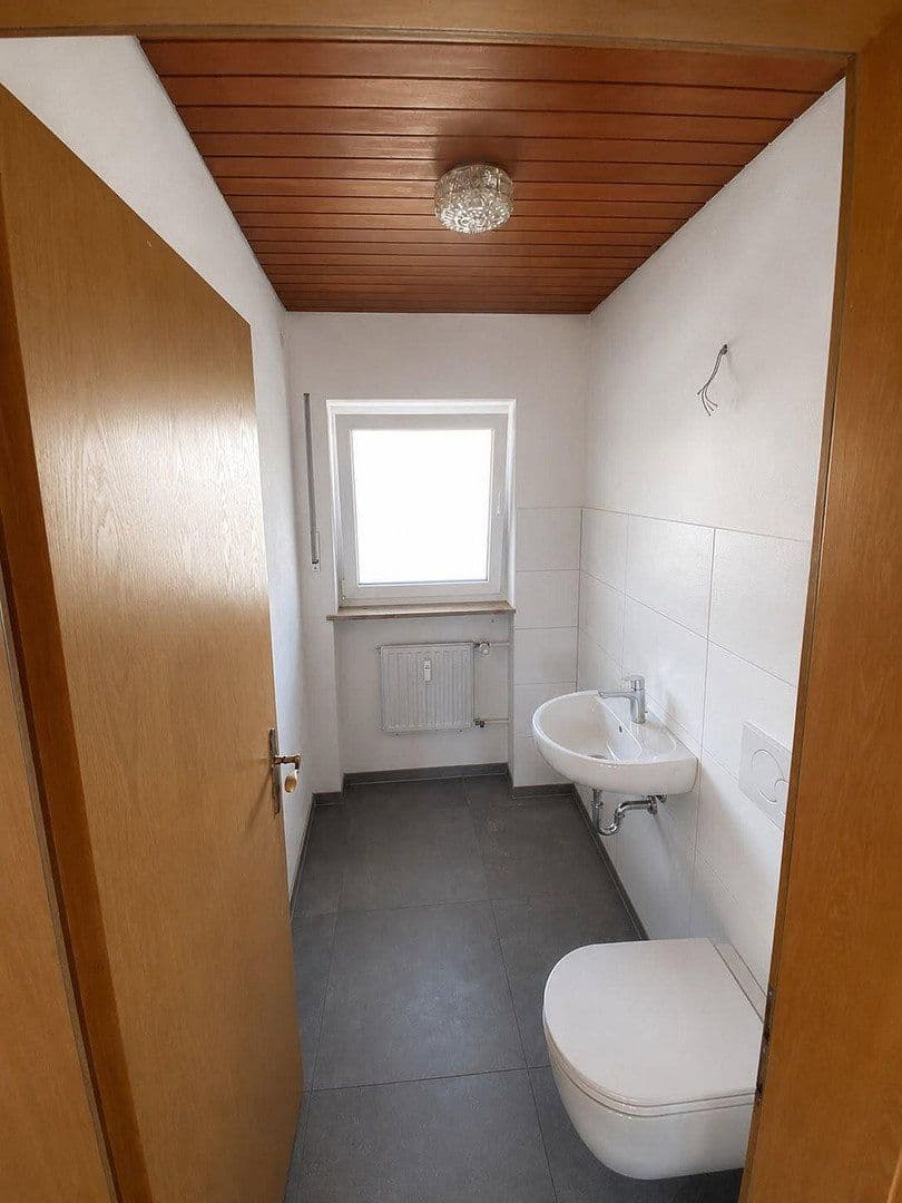 Pronájem bytu 5+1 125 m², Engen, Bádensko-Württembersko Pronájem bytu 5+1 125 m², Engen, Bádensko-Württembersko