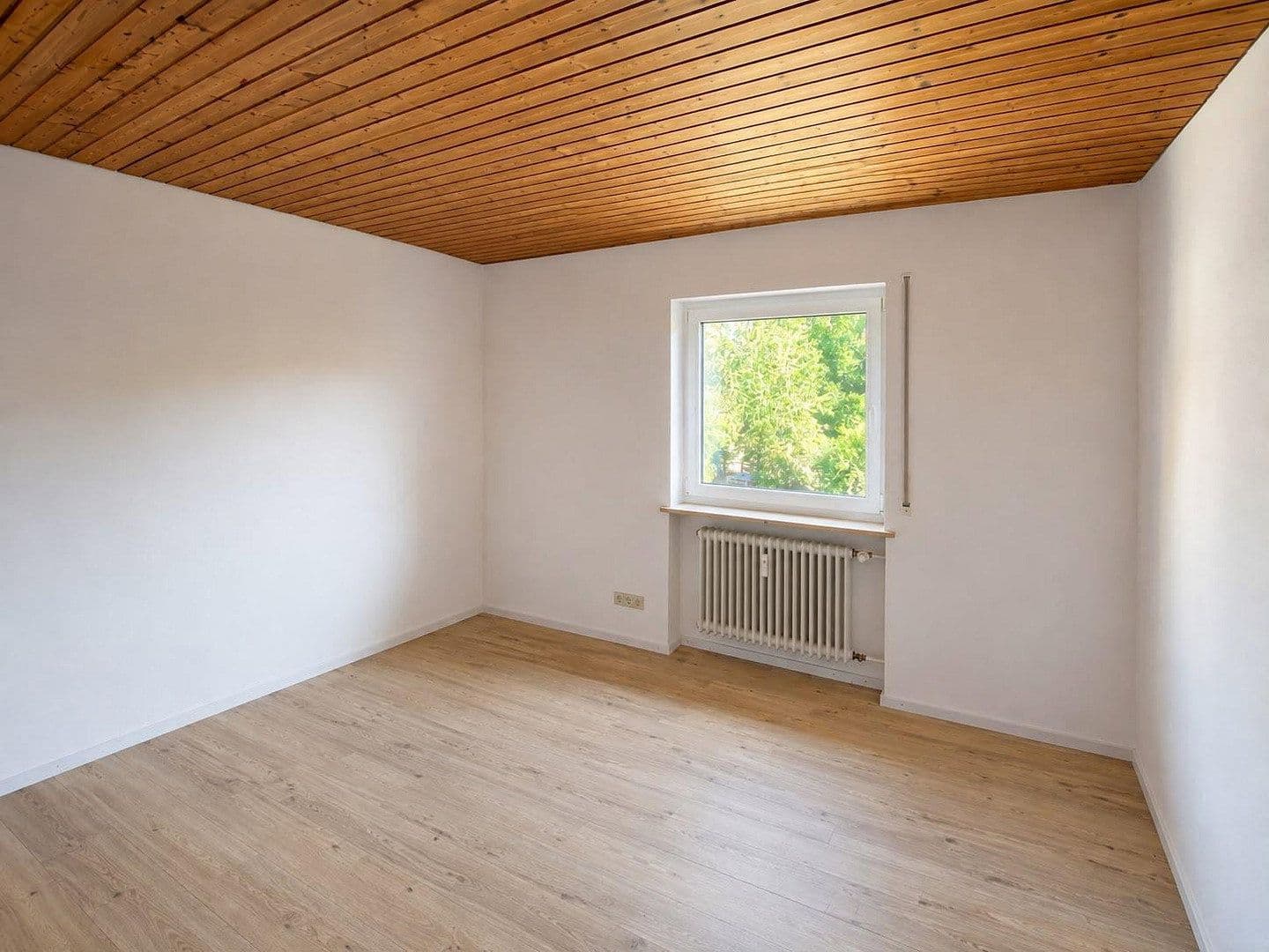 Pronájem bytu 5+1 125 m², Engen, Bádensko-Württembersko Pronájem bytu 5+1 125 m², Engen, Bádensko-Württembersko