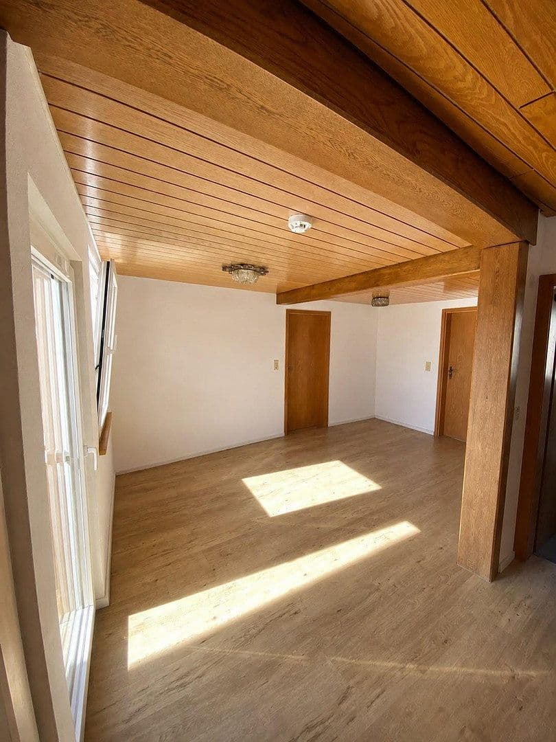 Pronájem bytu 5+1 125 m², Engen, Bádensko-Württembersko Pronájem bytu 5+1 125 m², Engen, Bádensko-Württembersko