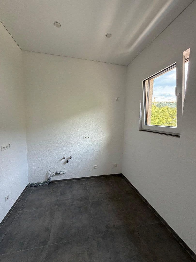 Pronájem bytu 2+1 65 m², Wildbader Str. 39, Neuenbürg, Bádensko-Württembersko Pronájem bytu 2+1 65 m², Wildbader Str. 39, Neuenbürg, Bádensko-Württembersko