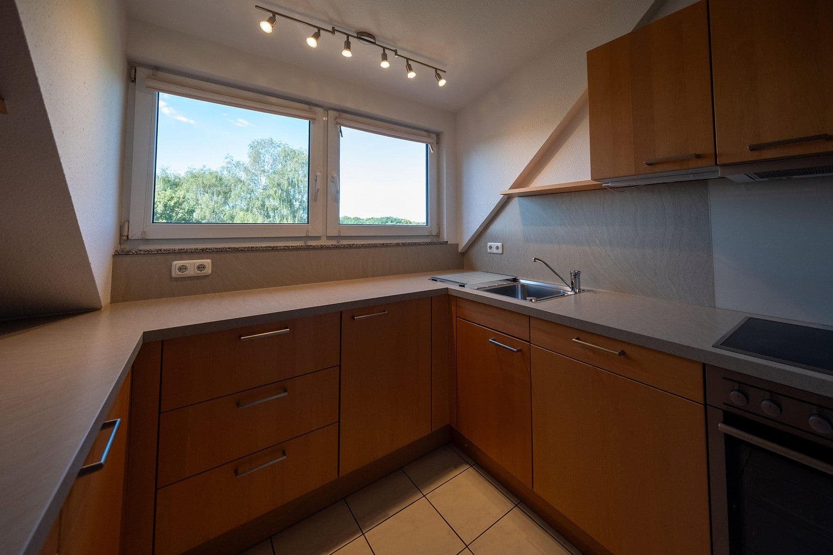 Prodej bytu 2+1 68 m², Erkrath, Severní Porýní-Vestfálsko Prodej bytu 2+1 68 m², Erkrath, Severní Porýní-Vestfálsko