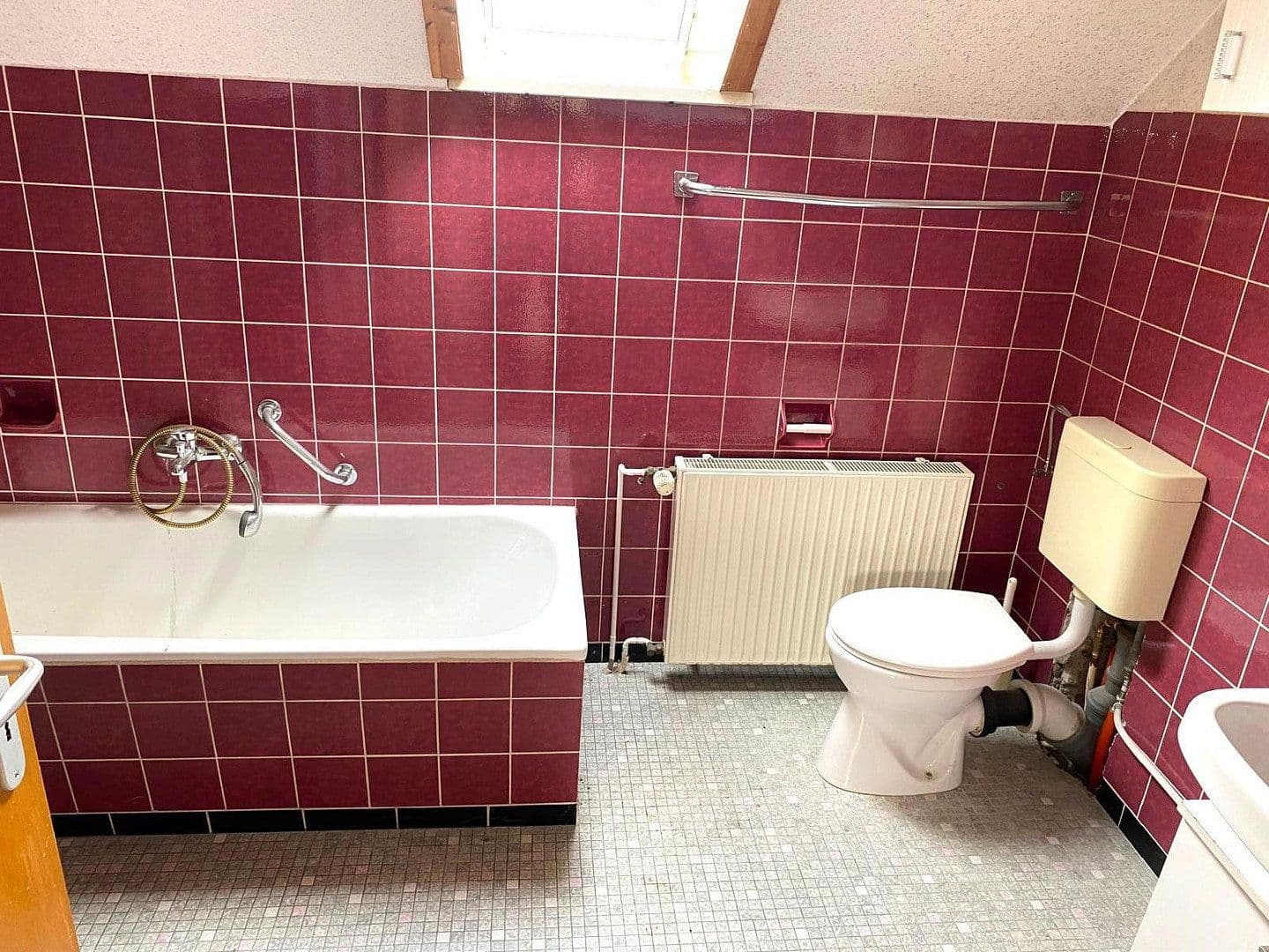Prodej domu 139 m², pozemek 796 m², Alter Kirchweg 13, Porta Westfalica, Severní Porýní-Vestfálsko Prodej domu 139 m², pozemek 796 m², Alter Kirchweg 13, Porta Westfalica, Severní Porýní-Vestfálsko