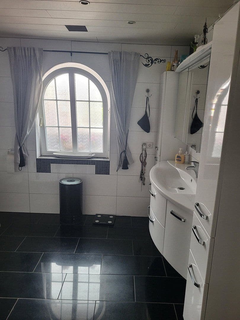 Prodej domu 360 m², pozemek 9.300 m², Halbemond, Dolní Sasko Prodej domu 360 m², pozemek 9.300 m², Halbemond, Dolní Sasko