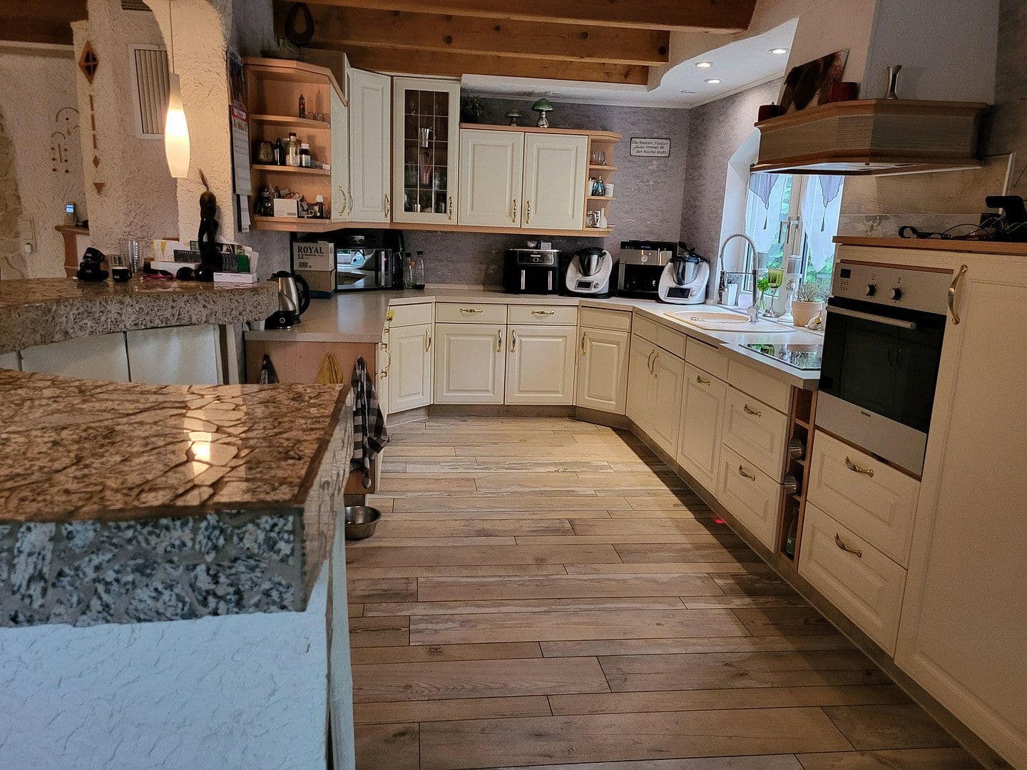 Prodej domu 360 m², pozemek 9.300 m², Halbemond, Dolní Sasko Prodej domu 360 m², pozemek 9.300 m², Halbemond, Dolní Sasko