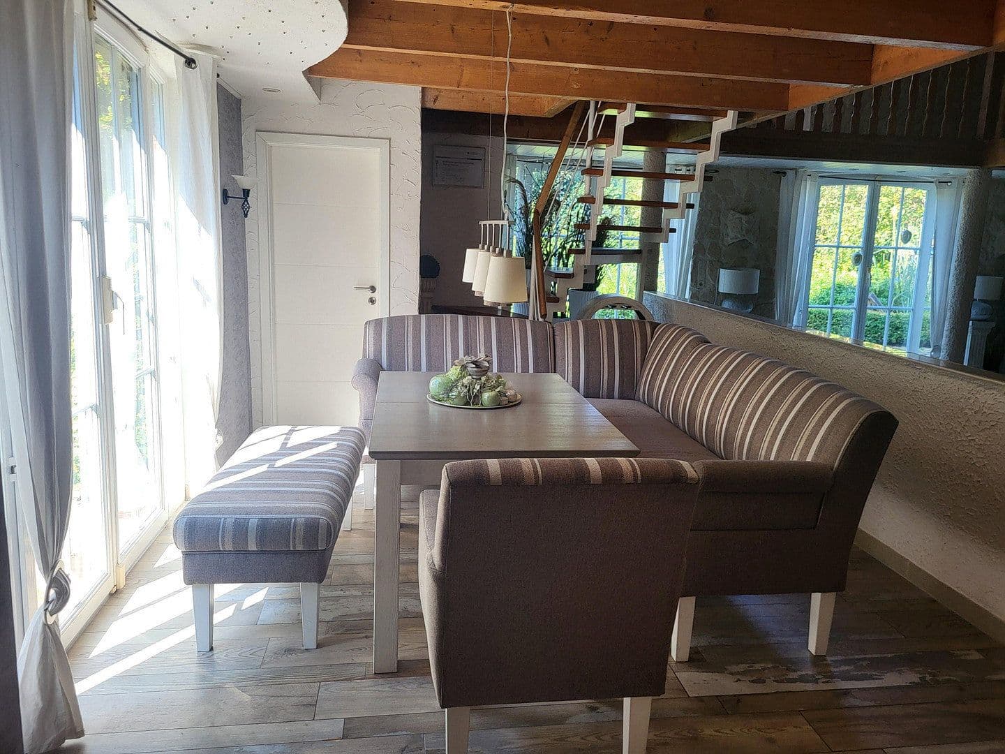 Prodej domu 360 m², pozemek 9.300 m², Halbemond, Dolní Sasko Prodej domu 360 m², pozemek 9.300 m², Halbemond, Dolní Sasko