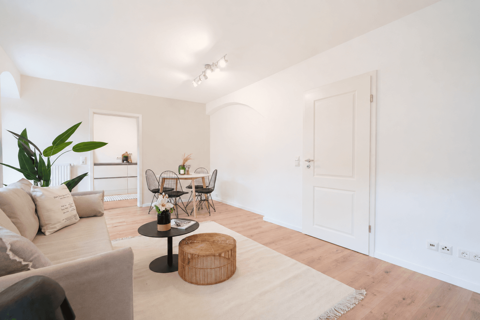 Prodej bytu 4+1 92 m², Kirchplatz 4a, Bannewitz, Sasko Prodej bytu 4+1 92 m², Kirchplatz 4a, Bannewitz, Sasko