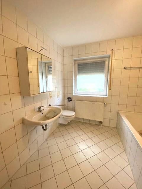 Pronájem bytu 3+1 87 m², Untere Gasse 9, Ergersheim, Bavorsko Pronájem bytu 3+1 87 m², Untere Gasse 9, Ergersheim, Bavorsko