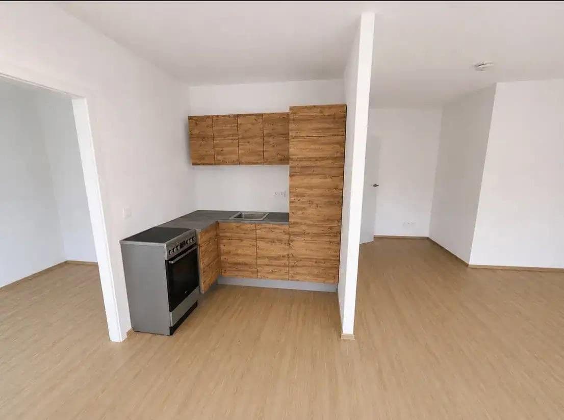 Pronájem bytu 1+kk 38 m², Schiersteiner Straße, Wiesbaden, Hessen Pronájem bytu 1+kk 38 m², Schiersteiner Straße, Wiesbaden, Hessen