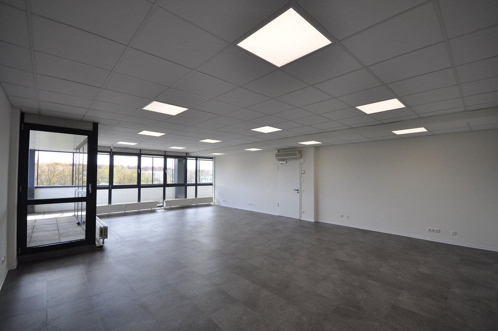 Pronájem kanceláře 300 m², Karl-Schurz-Straße, Paderborn, Severní Porýní-Vestfálsko Pronájem kanceláře 300 m², Karl-Schurz-Straße, Paderborn, Severní Porýní-Vestfálsko