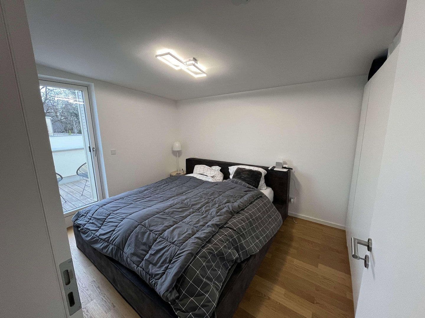 Pronájem bytu 2+1 75 m², Am Jagdweg 15, München, Bavorsko Pronájem bytu 2+1 75 m², Am Jagdweg 15, München, Bavorsko