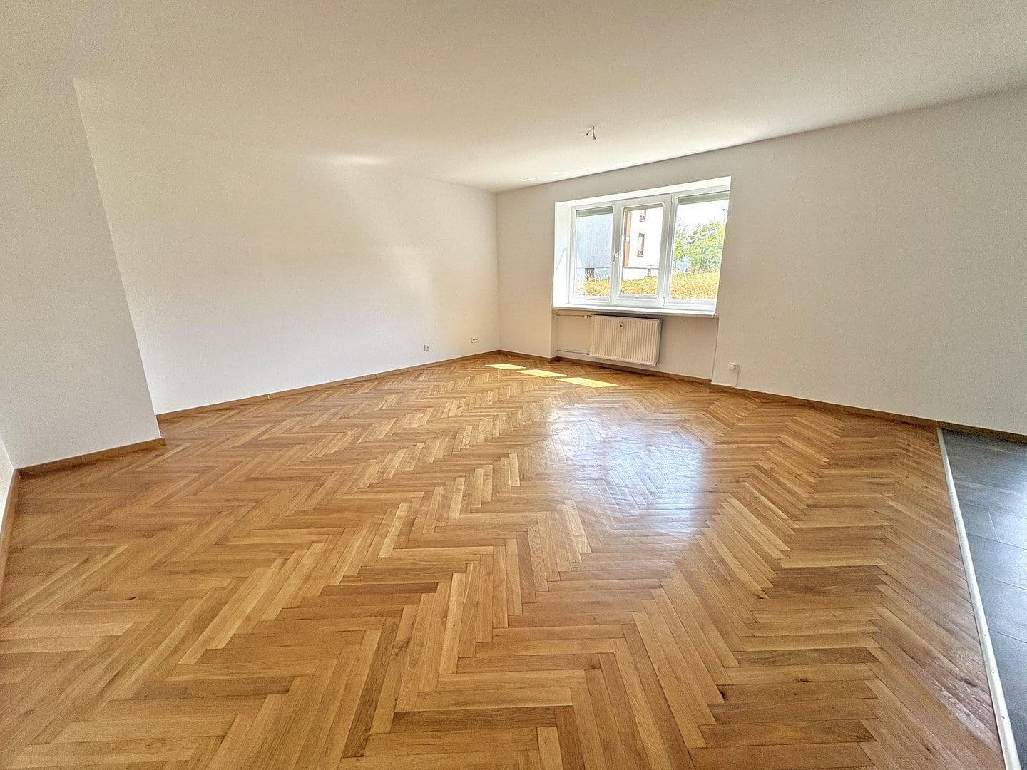 Prodej bytu 3+1 100 m², Levi-Strauss-Straße 9, Kitzingen, Bavorsko Prodej bytu 3+1 100 m², Levi-Strauss-Straße 9, Kitzingen, Bavorsko