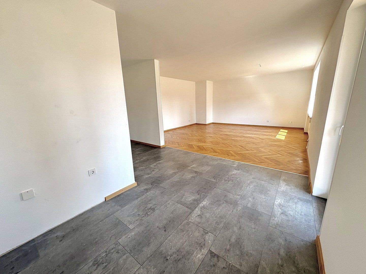 Prodej bytu 3+1 100 m², Levi-Strauss-Straße 9, Kitzingen, Bavorsko Prodej bytu 3+1 100 m², Levi-Strauss-Straße 9, Kitzingen, Bavorsko