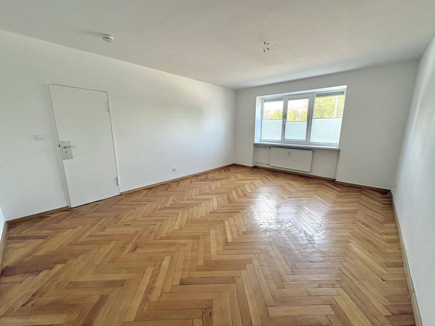 Prodej bytu 3+1 100 m², Levi-Strauss-Straße 9, Kitzingen, Bavorsko Prodej bytu 3+1 100 m², Levi-Strauss-Straße 9, Kitzingen, Bavorsko