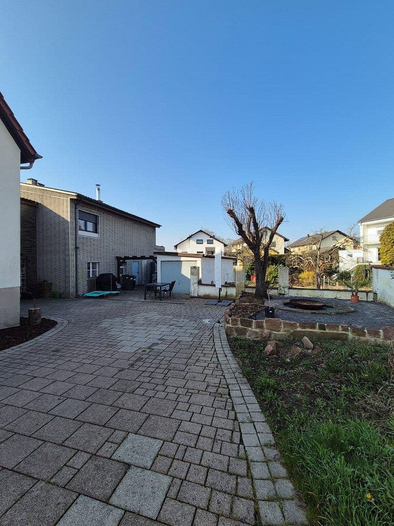 Prodej domu 143 m², pozemek 683 m², Linkenheim-Hochstetten, Bádensko-Württembersko Prodej domu 143 m², pozemek 683 m², Linkenheim-Hochstetten, Bádensko-Württembersko