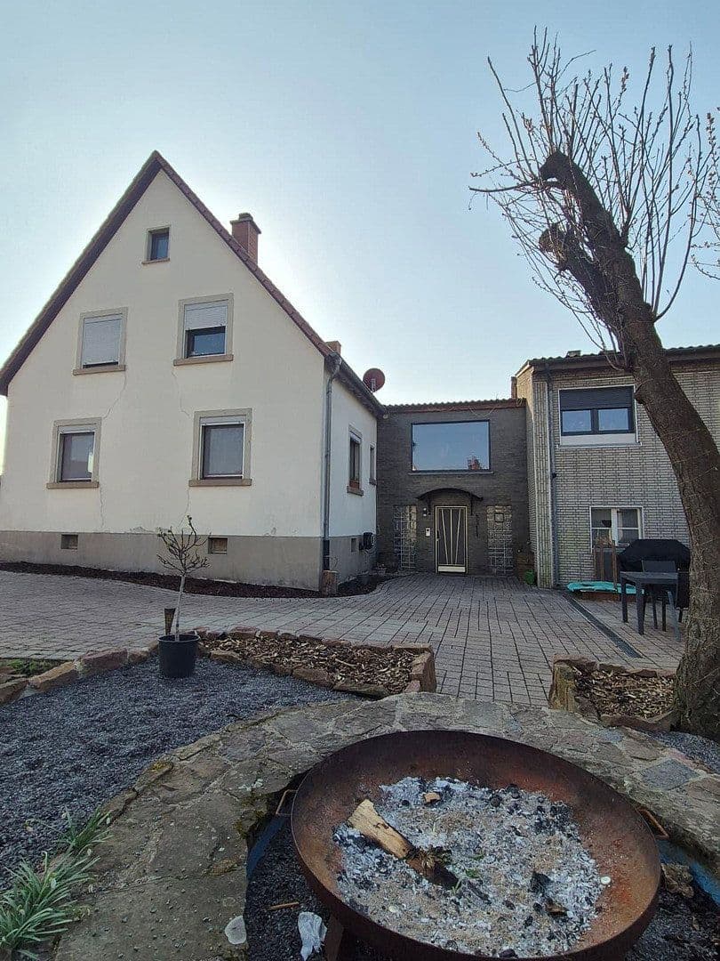 Prodej domu 143 m², pozemek 683 m², Linkenheim-Hochstetten, Bádensko-Württembersko Prodej domu 143 m², pozemek 683 m², Linkenheim-Hochstetten, Bádensko-Württembersko