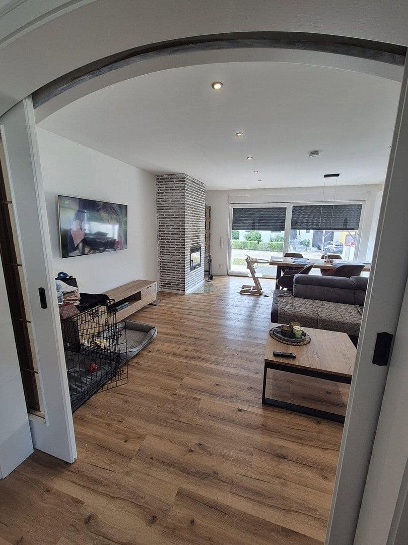 Prodej domu 143 m², pozemek 683 m², Linkenheim-Hochstetten, Bádensko-Württembersko Prodej domu 143 m², pozemek 683 m², Linkenheim-Hochstetten, Bádensko-Württembersko