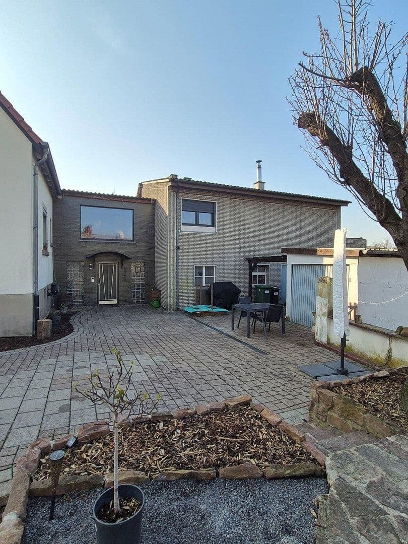 Prodej domu 143 m², pozemek 683 m², Linkenheim-Hochstetten, Bádensko-Württembersko Prodej domu 143 m², pozemek 683 m², Linkenheim-Hochstetten, Bádensko-Württembersko