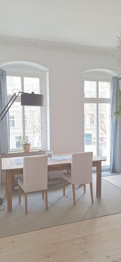 Prodej bytu 4+1 107 m², Berlin, Berlín Prodej bytu 4+1 107 m², Berlin, Berlín