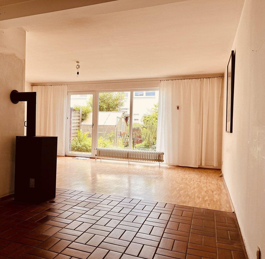 Prodej domu 120 m², pozemek 195 m², Bonn, Severní Porýní-Vestfálsko Prodej domu 120 m², pozemek 195 m², Bonn, Severní Porýní-Vestfálsko