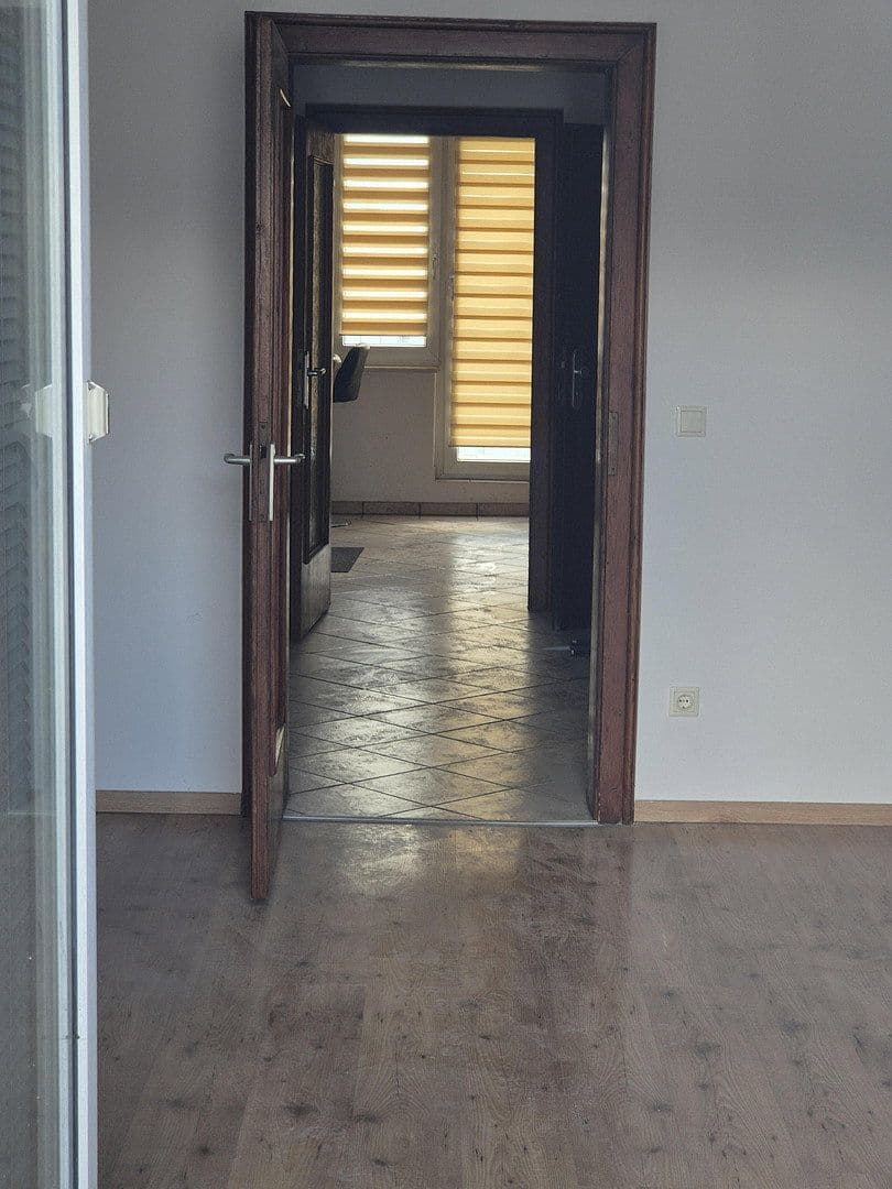 Pronájem bytu 1+1 43 m², Düsseldorf, Severní Porýní-Vestfálsko Pronájem bytu 1+1 43 m², Düsseldorf, Severní Porýní-Vestfálsko