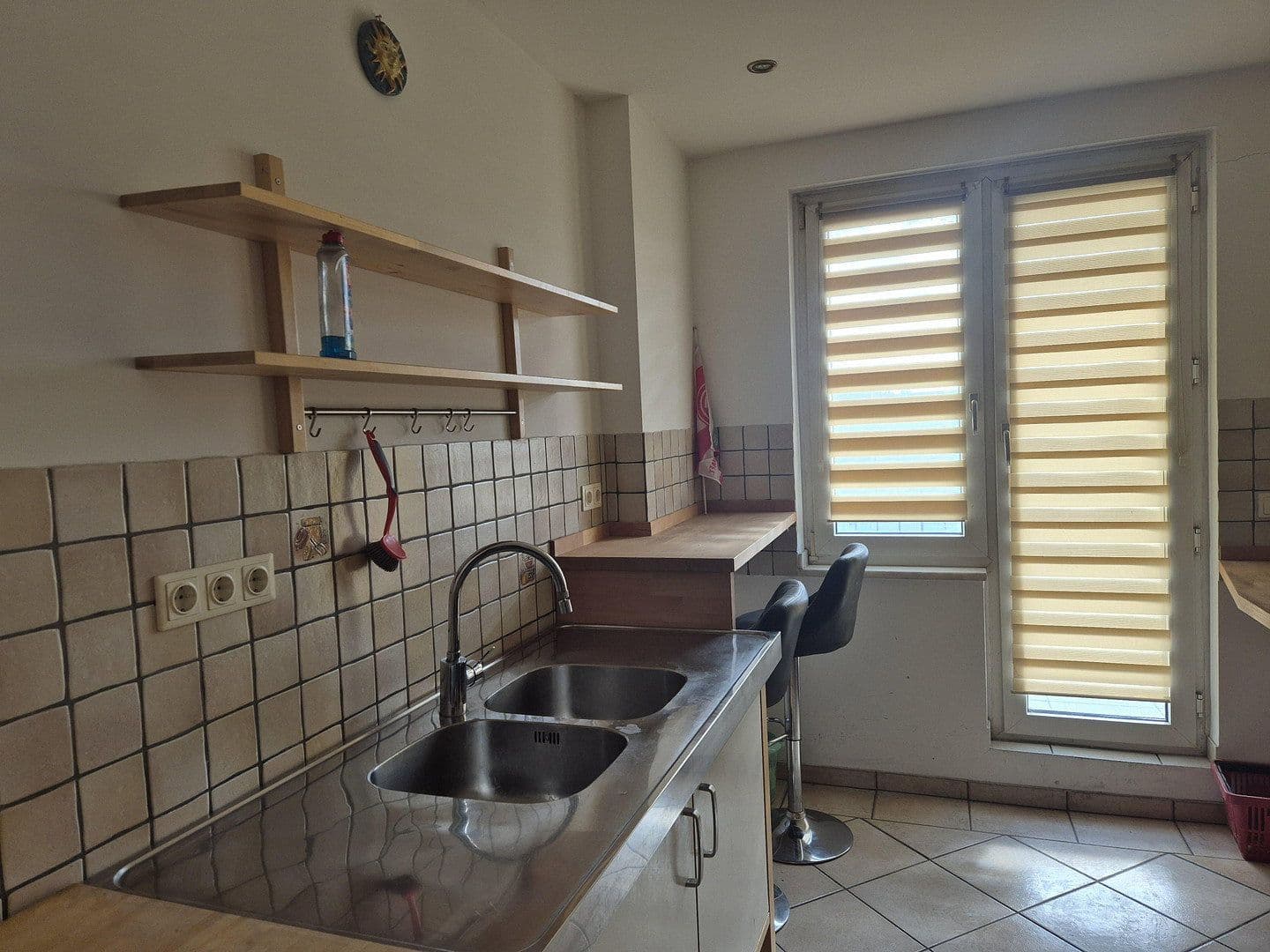 Pronájem bytu 1+1 43 m², Düsseldorf, Severní Porýní-Vestfálsko Pronájem bytu 1+1 43 m², Düsseldorf, Severní Porýní-Vestfálsko