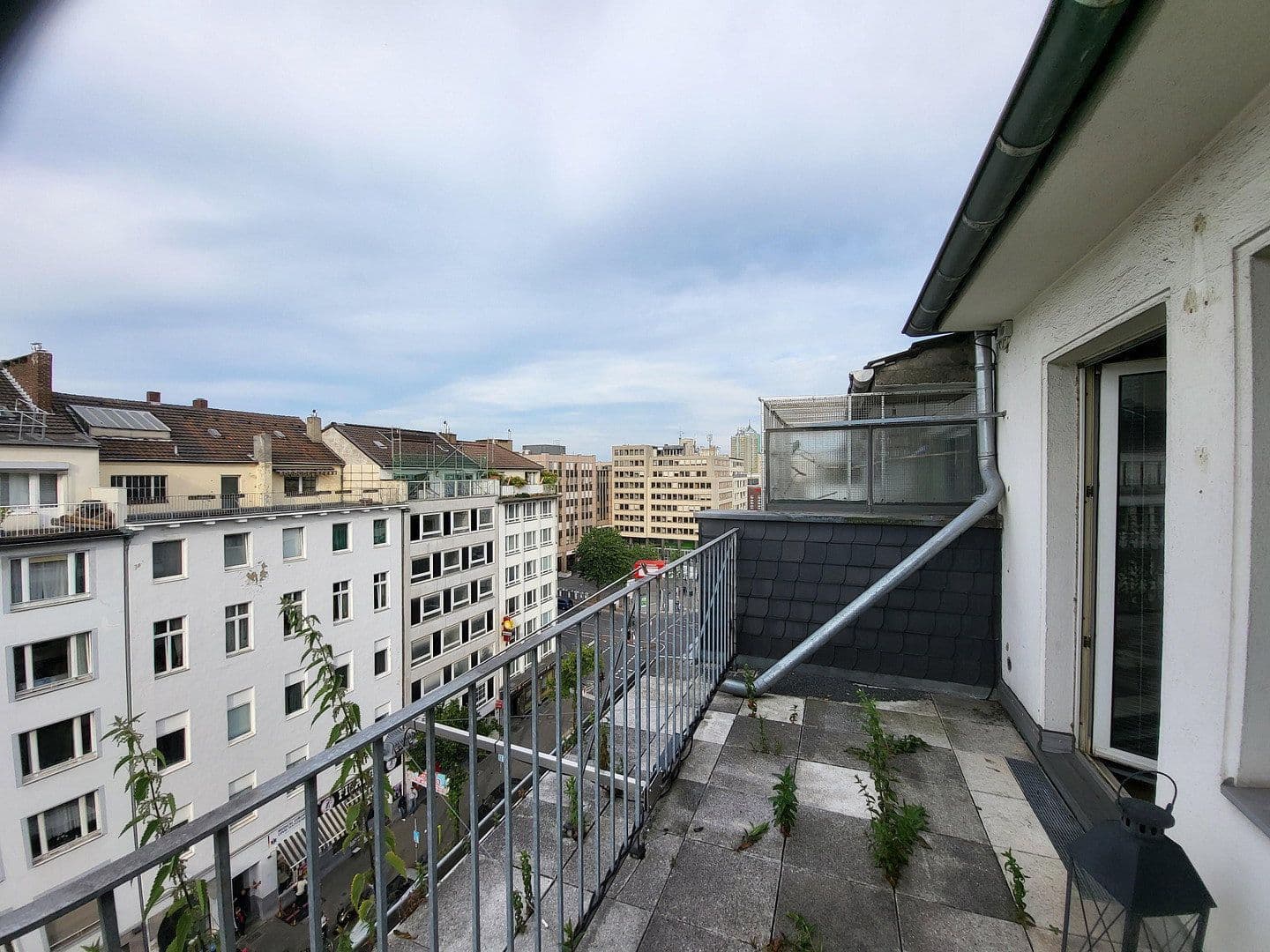 Pronájem bytu 1+1 43 m², Düsseldorf, Severní Porýní-Vestfálsko Pronájem bytu 1+1 43 m², Düsseldorf, Severní Porýní-Vestfálsko