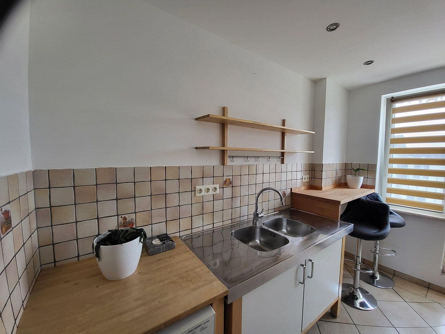 Pronájem bytu 1+1 43 m², Düsseldorf, Severní Porýní-Vestfálsko Pronájem bytu 1+1 43 m², Düsseldorf, Severní Porýní-Vestfálsko