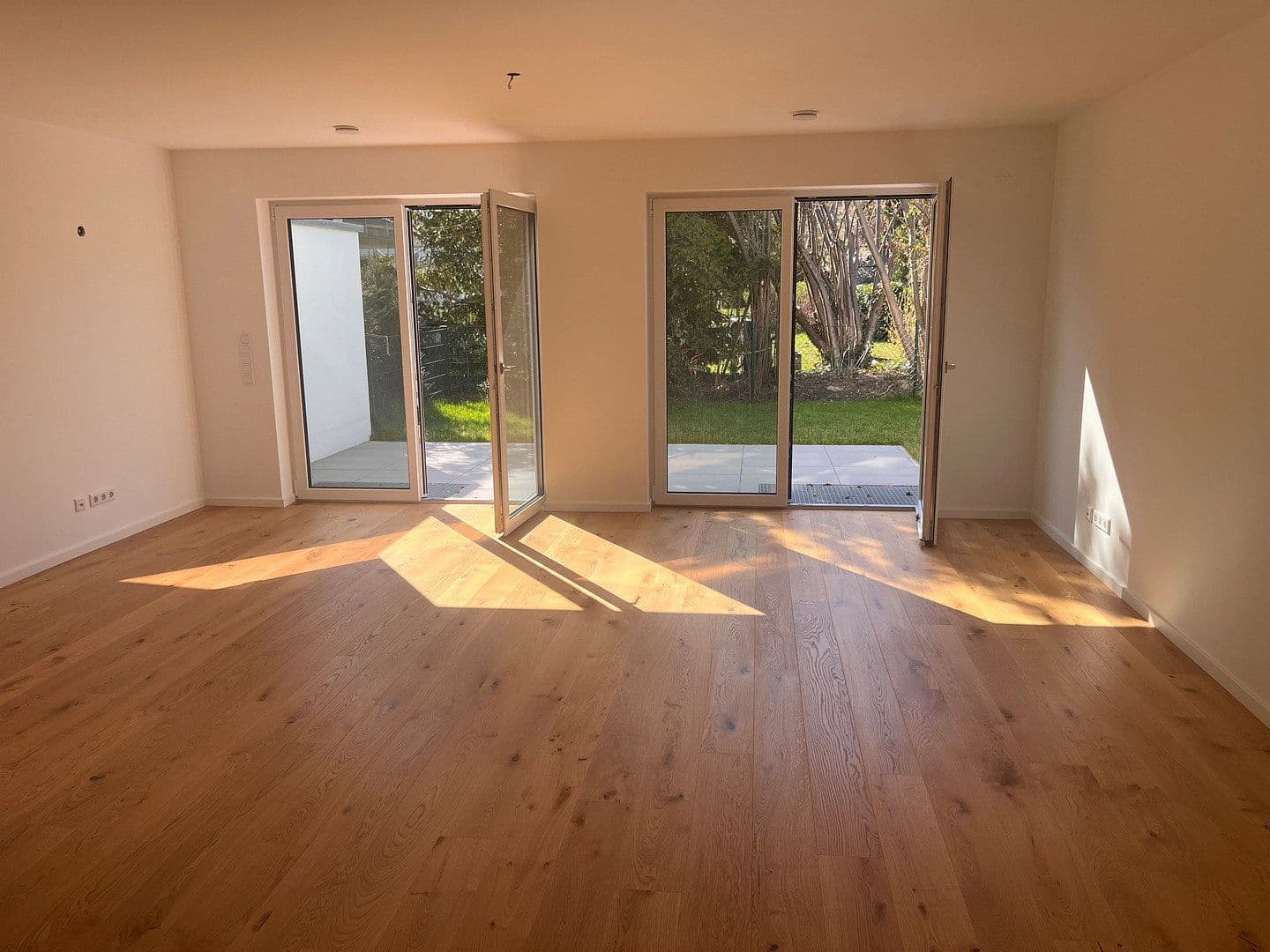 Prodej domu 158 m², pozemek 223 m², Planegger Straße 43a, Germering, Bavorsko Prodej domu 158 m², pozemek 223 m², Planegger Straße 43a, Germering, Bavorsko