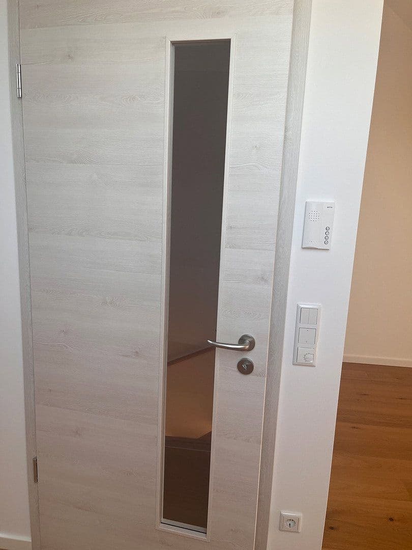 Prodej domu 158 m², pozemek 223 m², Planegger Straße 43a, Germering, Bavorsko Prodej domu 158 m², pozemek 223 m², Planegger Straße 43a, Germering, Bavorsko