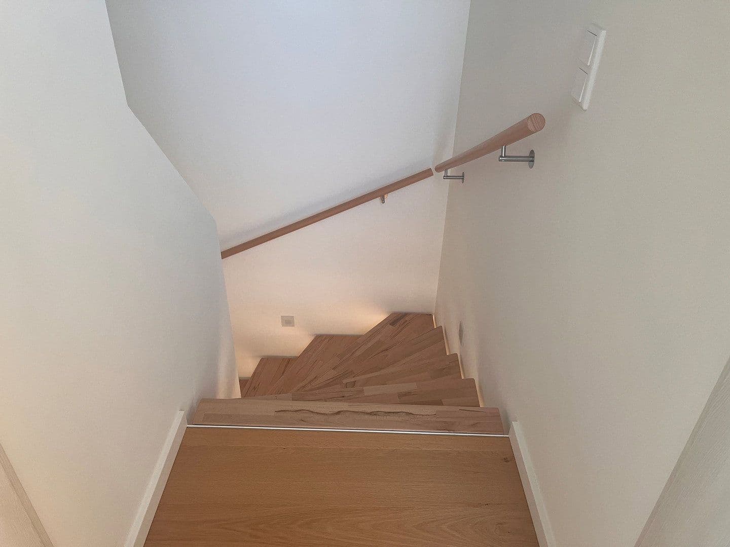 Prodej domu 158 m², pozemek 223 m², Planegger Straße 43a, Germering, Bavorsko Prodej domu 158 m², pozemek 223 m², Planegger Straße 43a, Germering, Bavorsko
