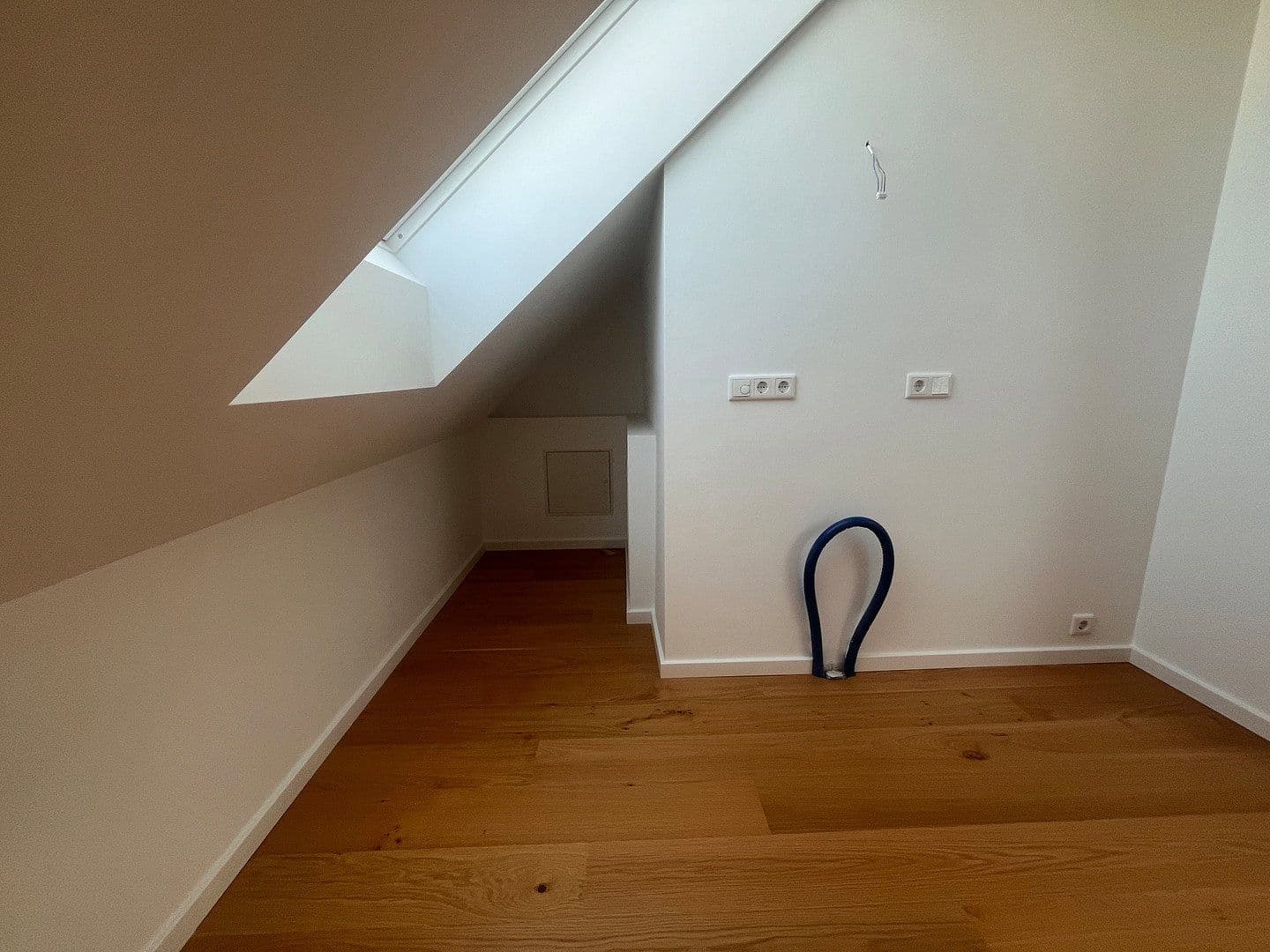 Prodej domu 158 m², pozemek 223 m², Planegger Straße 43a, Germering, Bavorsko Prodej domu 158 m², pozemek 223 m², Planegger Straße 43a, Germering, Bavorsko