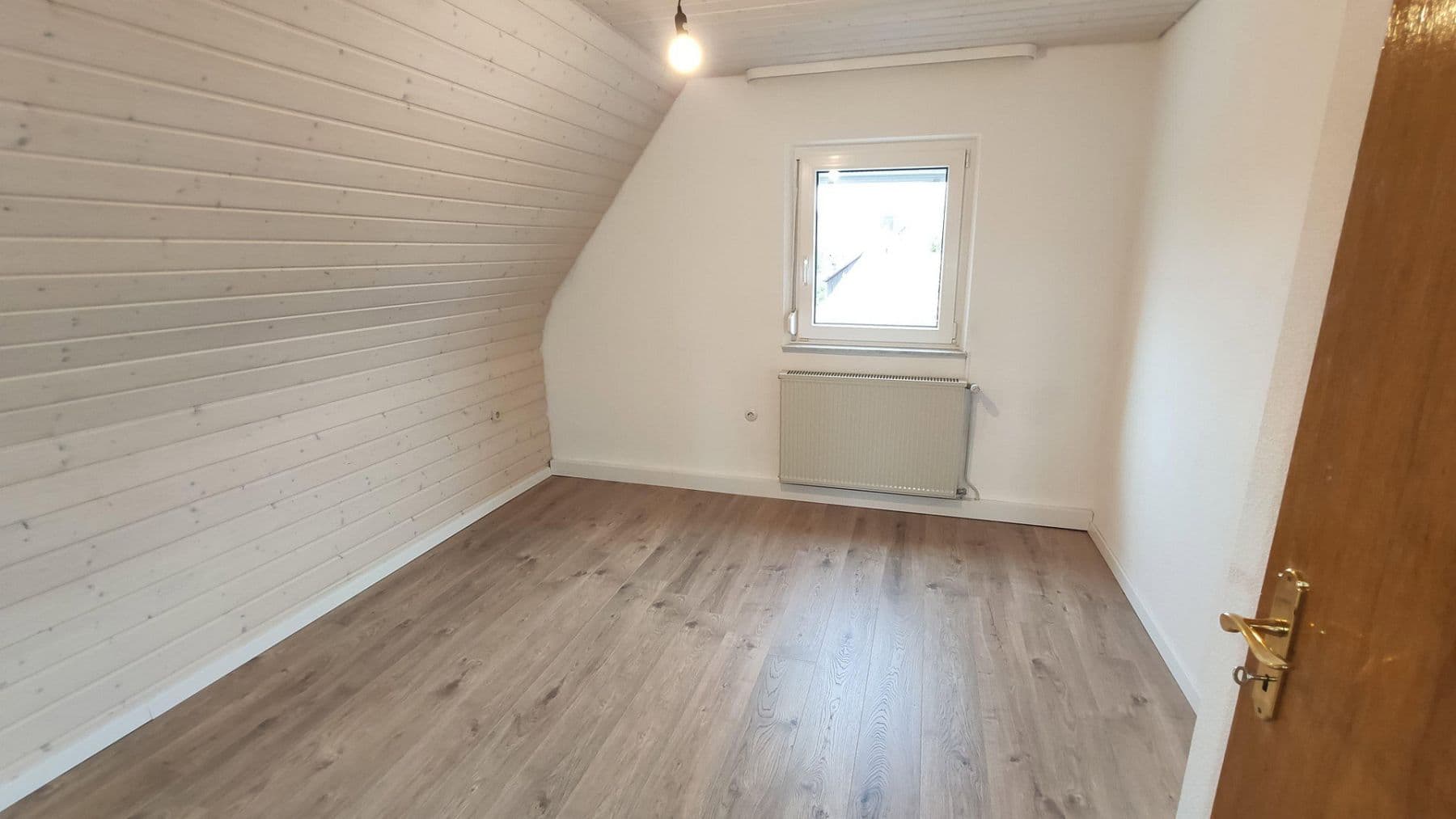 Prodej domu 145 m², pozemek 1.586 m², Dombühl, Bavorsko Prodej domu 145 m², pozemek 1.586 m², Dombühl, Bavorsko