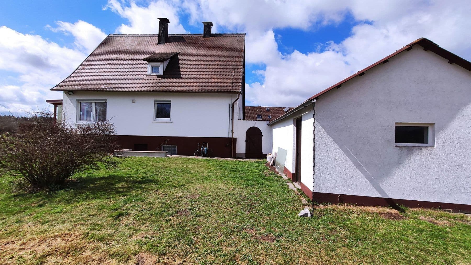 Prodej domu 145 m², pozemek 1.586 m², Dombühl, Bavorsko Prodej domu 145 m², pozemek 1.586 m², Dombühl, Bavorsko