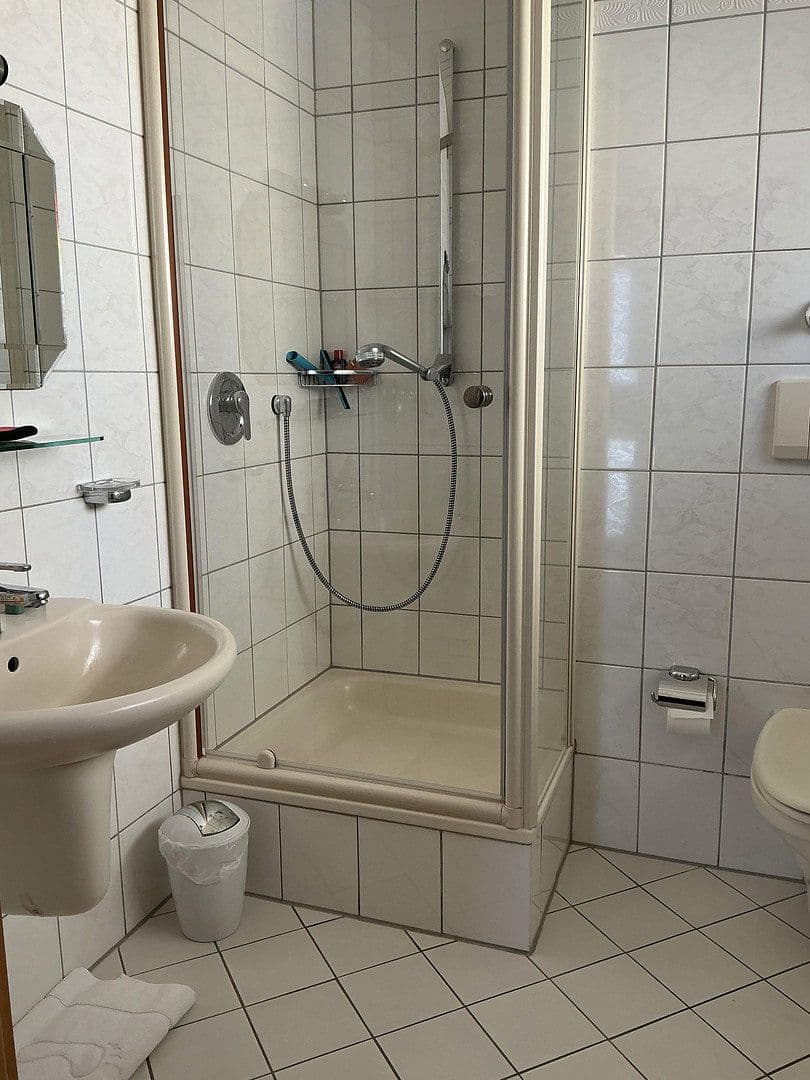 Prodej domu 218 m², pozemek 661 m², Wiesenstraße 10, Eltville am Rhein, Hessen Prodej domu 218 m², pozemek 661 m², Wiesenstraße 10, Eltville am Rhein, Hessen