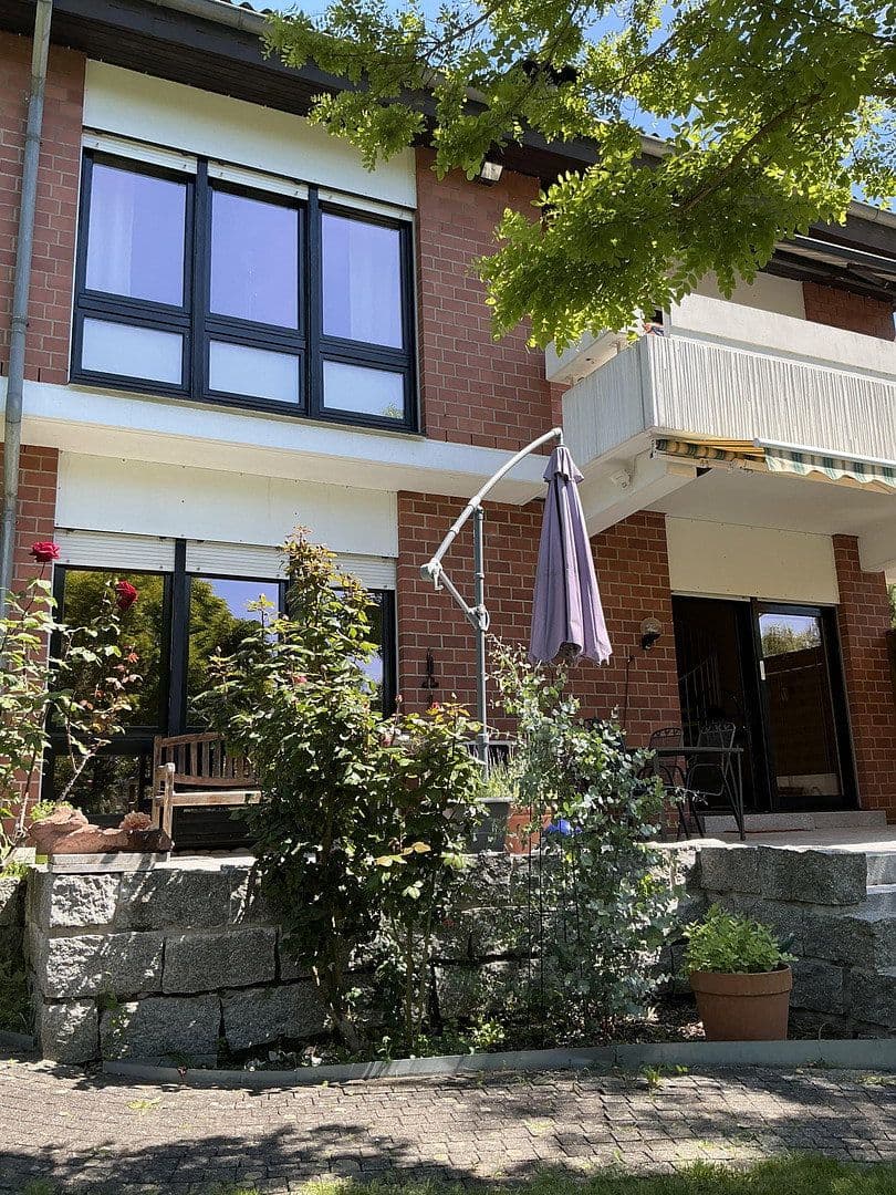 Prodej domu 218 m², pozemek 661 m², Wiesenstraße 10, Eltville am Rhein, Hessen Prodej domu 218 m², pozemek 661 m², Wiesenstraße 10, Eltville am Rhein, Hessen