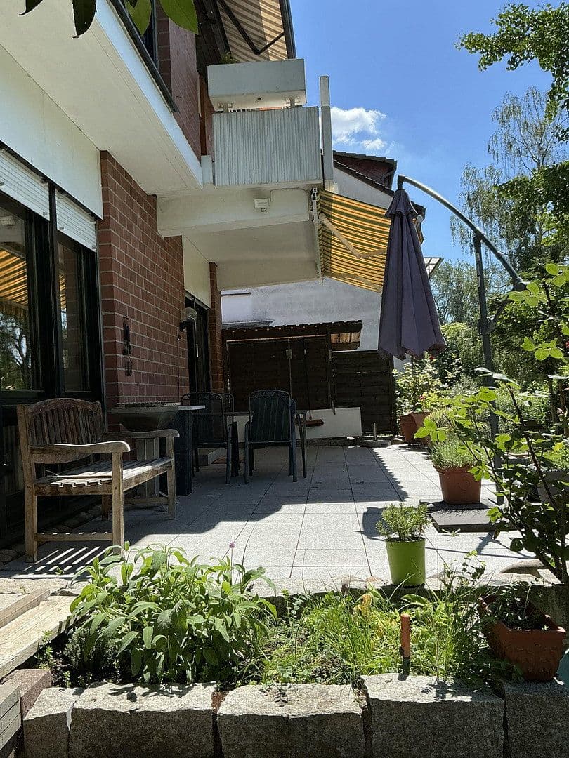 Prodej domu 218 m², pozemek 661 m², Wiesenstraße 10, Eltville am Rhein, Hessen Prodej domu 218 m², pozemek 661 m², Wiesenstraße 10, Eltville am Rhein, Hessen