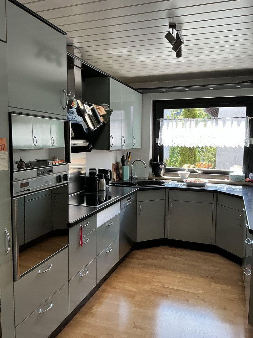 Prodej domu 218 m², pozemek 661 m², Wiesenstraße 10, Eltville am Rhein, Hessen Prodej domu 218 m², pozemek 661 m², Wiesenstraße 10, Eltville am Rhein, Hessen