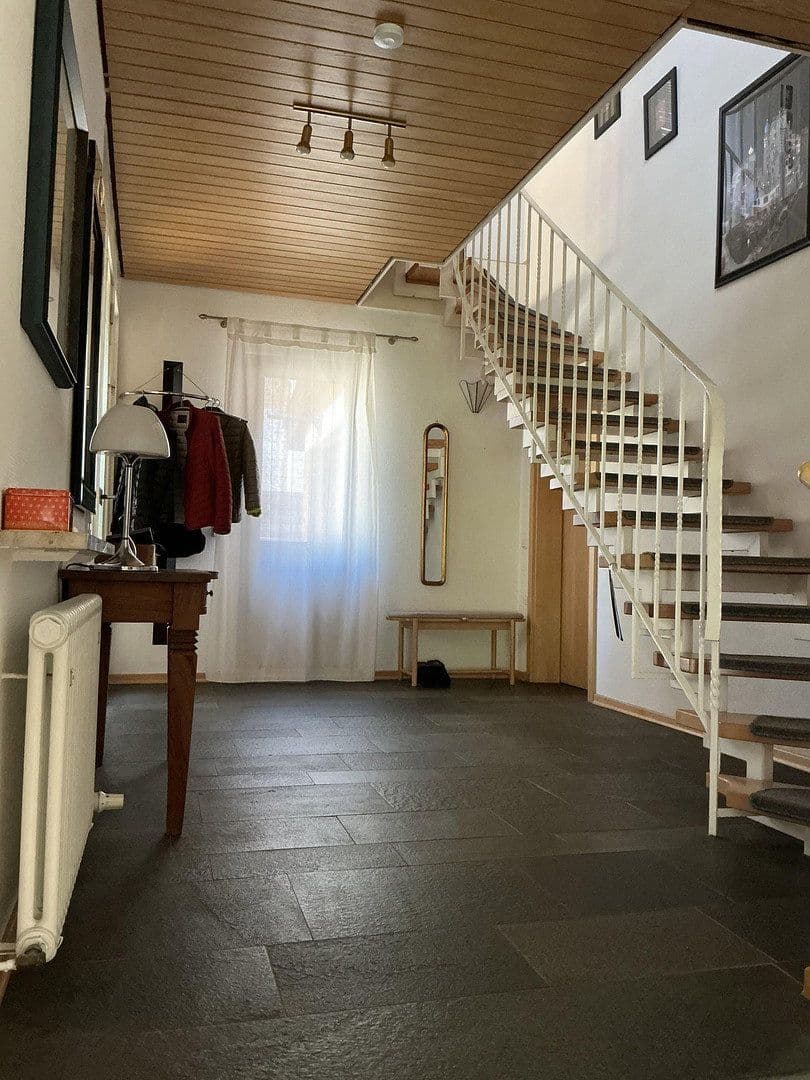 Prodej domu 218 m², pozemek 661 m², Wiesenstraße 10, Eltville am Rhein, Hessen Prodej domu 218 m², pozemek 661 m², Wiesenstraße 10, Eltville am Rhein, Hessen