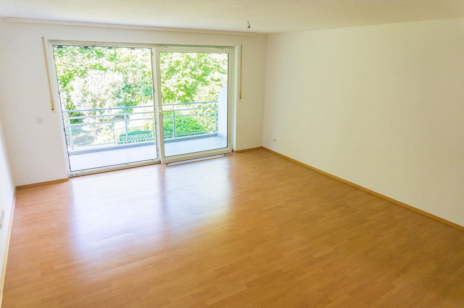 Pronájem bytu 3+1 90 m², Makarenkostraße 28, Nürnberg, Bavorsko Pronájem bytu 3+1 90 m², Makarenkostraße 28, Nürnberg, Bavorsko