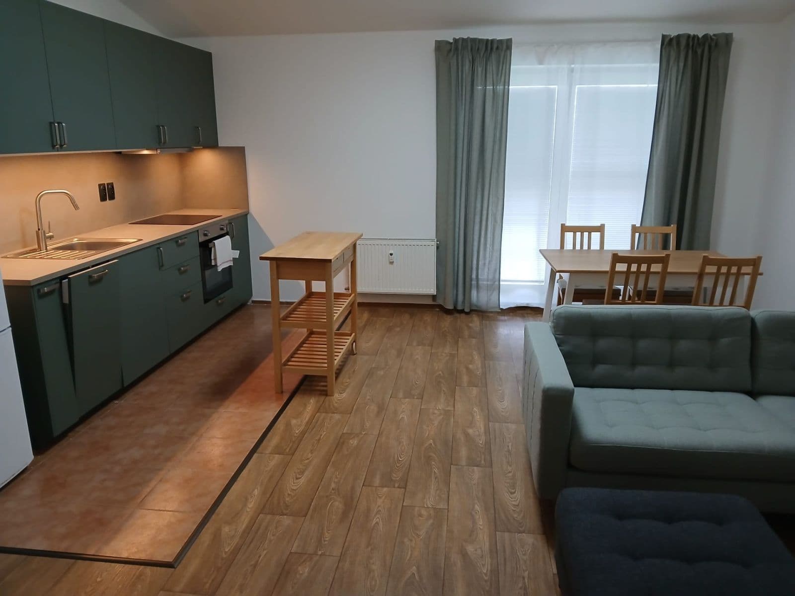 Pronájem bytu 2+kk 50 m², Riegrova, Černošice, Středočeský kraj Pronájem bytu 2+kk 50 m², Riegrova, Černošice, Středočeský kraj