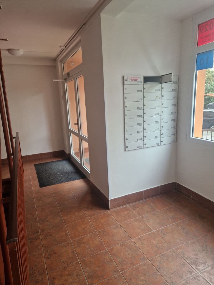 Prodej bytu 2+kk 42 m², Mádrova, Praha, Praha Prodej bytu 2+kk 42 m², Mádrova, Praha, Praha