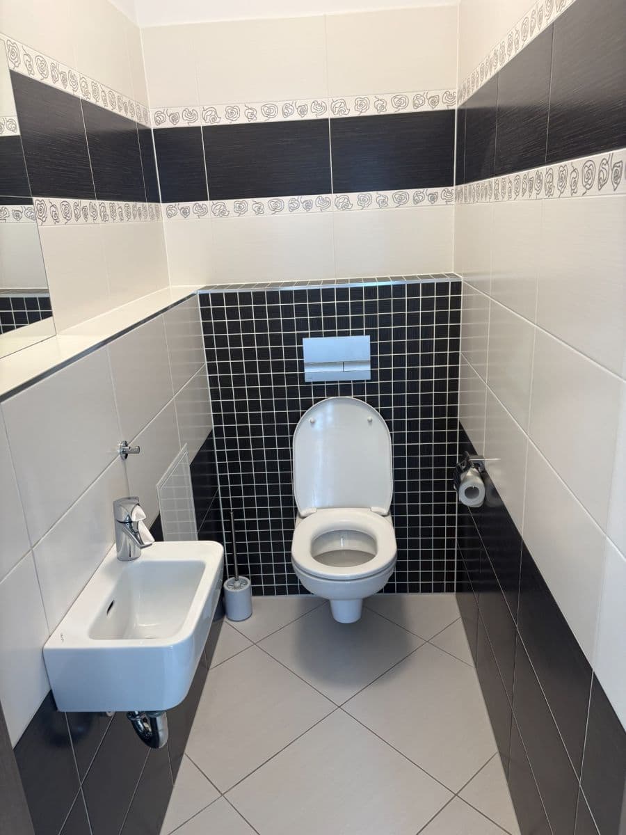 Pronájem bytu 4+kk 108 m², Makedonská, Praha, Praha Pronájem bytu 4+kk 108 m², Makedonská, Praha, Praha
