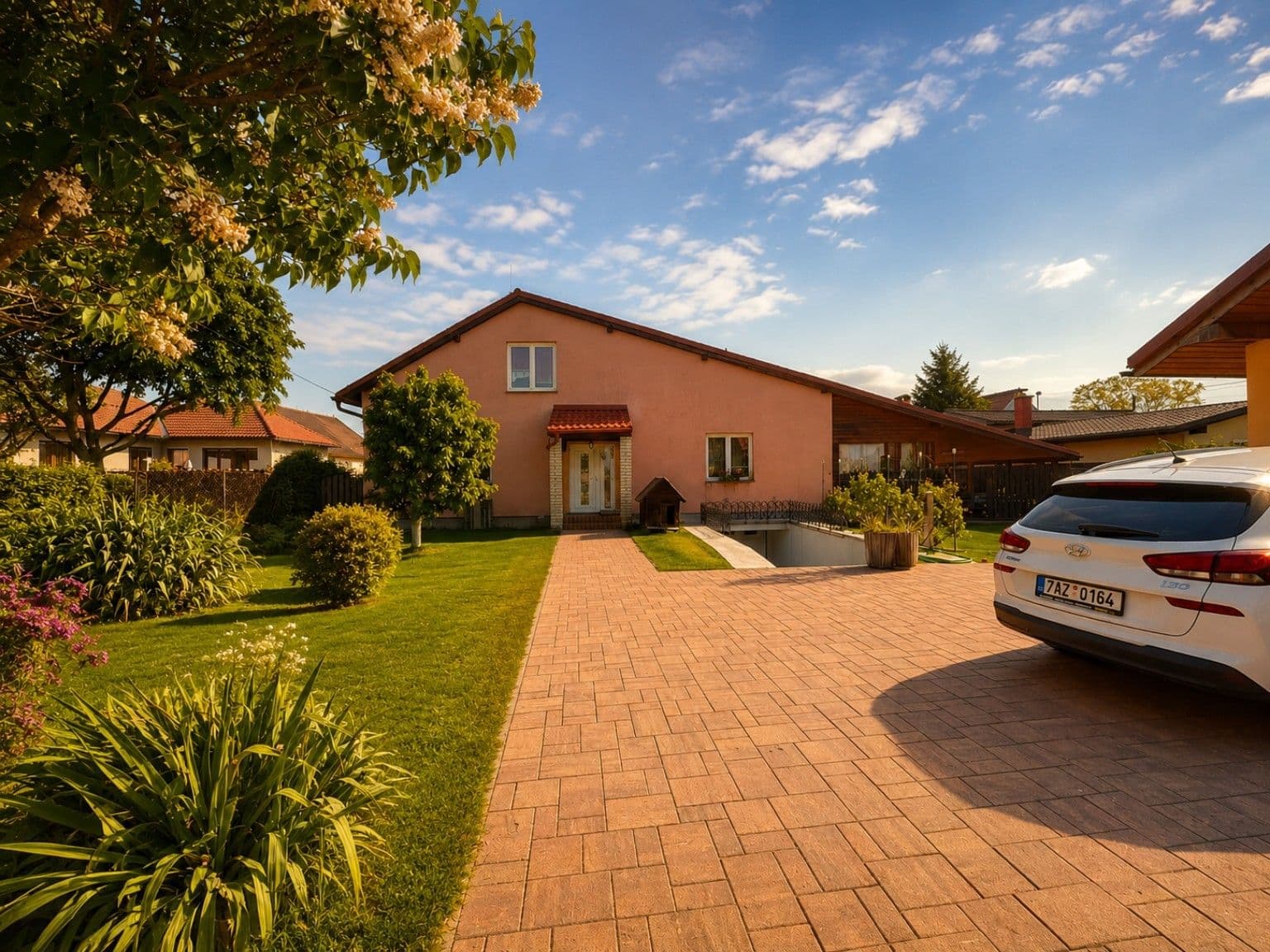 Prodej domu 254 m², pozemek 1.030 m², Zahradní, Libiš, Středočeský kraj Prodej domu 254 m², pozemek 1.030 m², Zahradní, Libiš, Středočeský kraj