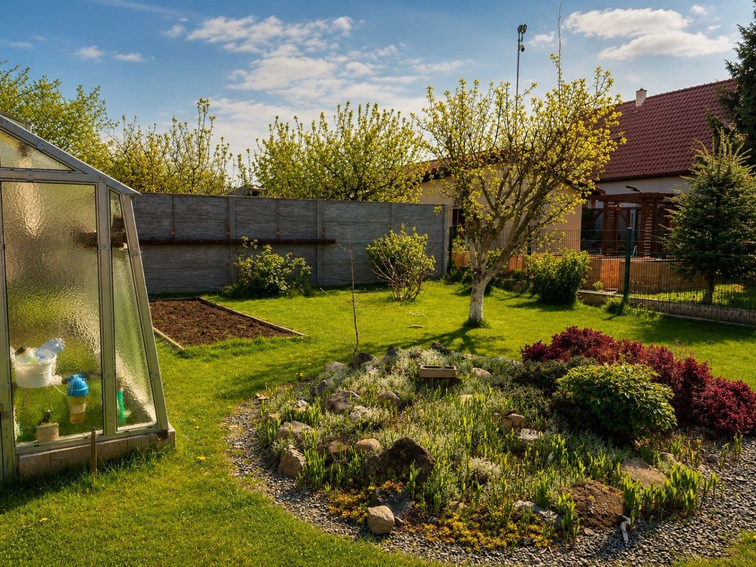 Prodej domu 254 m², pozemek 1.030 m², Zahradní, Libiš, Středočeský kraj Prodej domu 254 m², pozemek 1.030 m², Zahradní, Libiš, Středočeský kraj