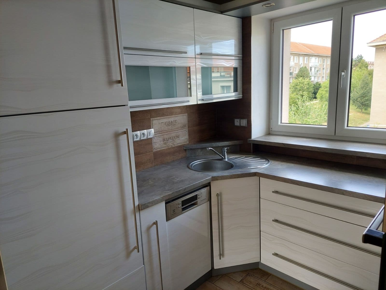 Pronájem bytu 2+1 60 m², Čtvercová, Neratovice, Středočeský kraj Pronájem bytu 2+1 60 m², Čtvercová, Neratovice, Středočeský kraj