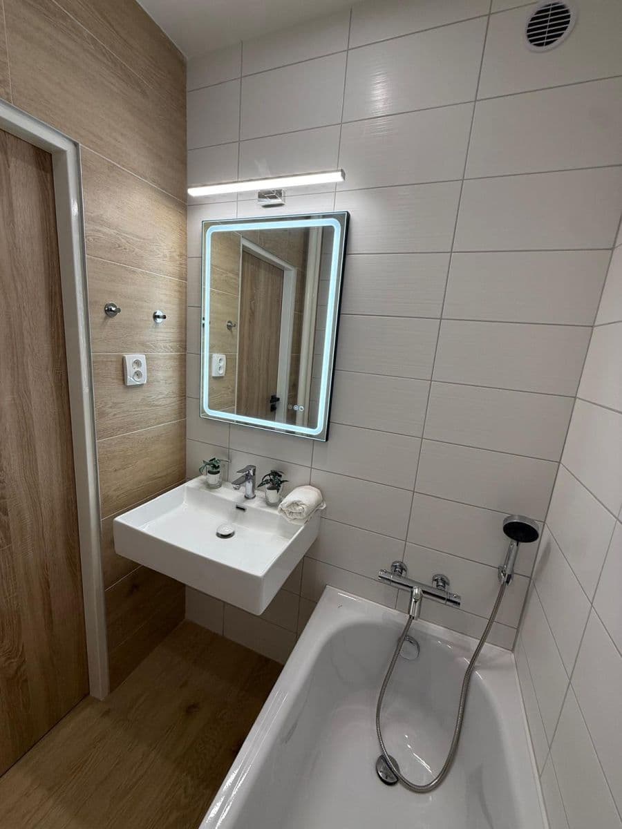 Pronájem bytu 2+1 56 m², Provaznická, Ostrava, Moravskoslezský kraj Pronájem bytu 2+1 56 m², Provaznická, Ostrava, Moravskoslezský kraj