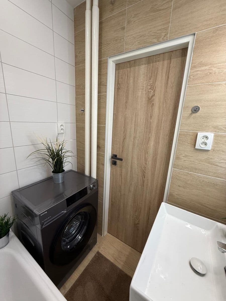 Pronájem bytu 2+1 56 m², Provaznická, Ostrava, Moravskoslezský kraj Pronájem bytu 2+1 56 m², Provaznická, Ostrava, Moravskoslezský kraj
