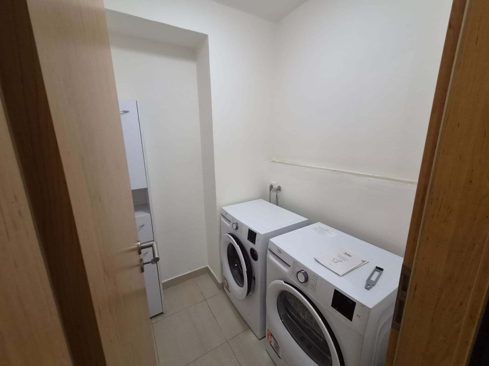 Pronájem bytu 1+kk 35 m², Na Záhonech, Praha, Praha Pronájem bytu 1+kk 35 m², Na Záhonech, Praha, Praha
