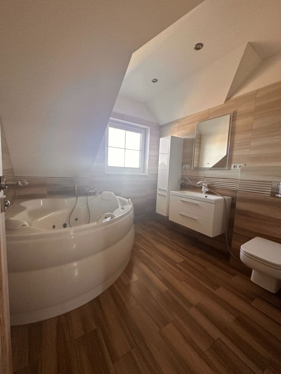 Pronájem domu 120 m², pozemek 790 m², Doubek, Středočeský kraj Pronájem domu 120 m², pozemek 790 m², Doubek, Středočeský kraj